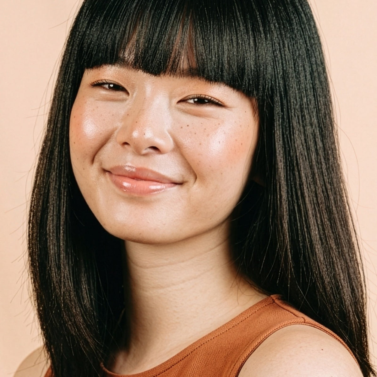Model met steil donker haar